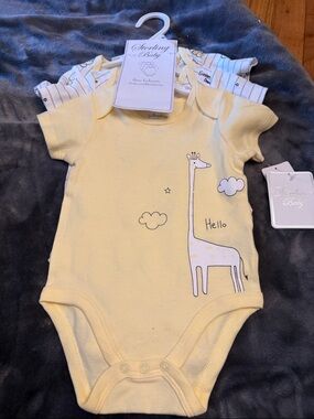 Sterling Baby Yellow Giraffe Short-Sleeve Bodysuit